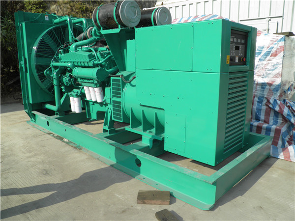 高港出租发电机 发电机组厂家：柴油发电机组的控制屏的作用是什么？