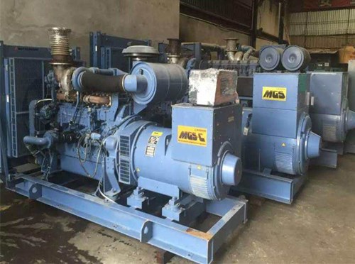 高港发电机组带负载降电压是什么原因照成的？