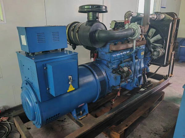 高港100kW柴油发电机组使用多级机油有哪些优缺点？
