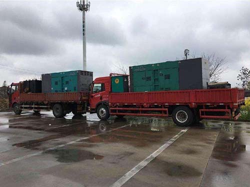 高港涂抹密封胶后，需要等待多长时间才能安装水冷式机油散热器密封件？